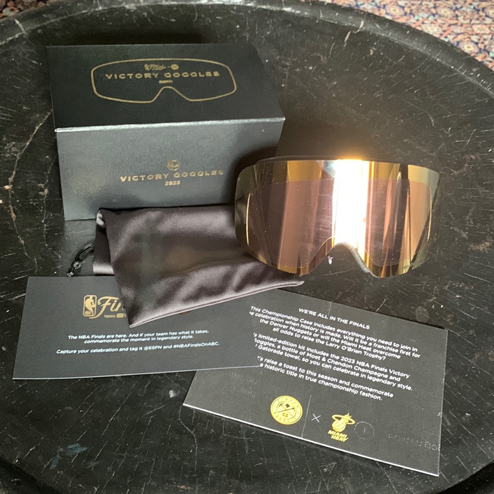 🌞2023 NBA ESPN Victory Goggles in Box!